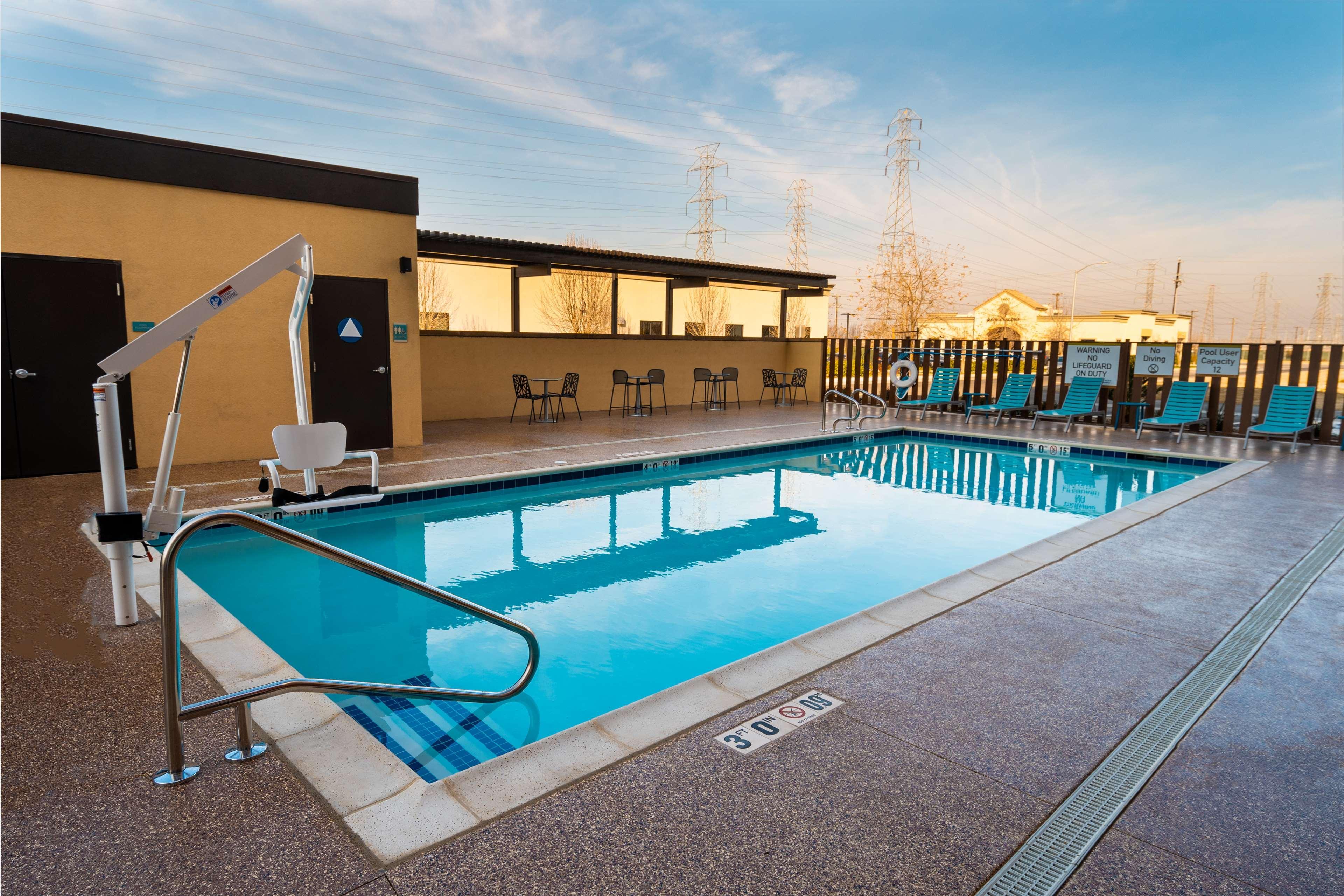 Home2 Suites Бейкърсфийлд Екстериор снимка